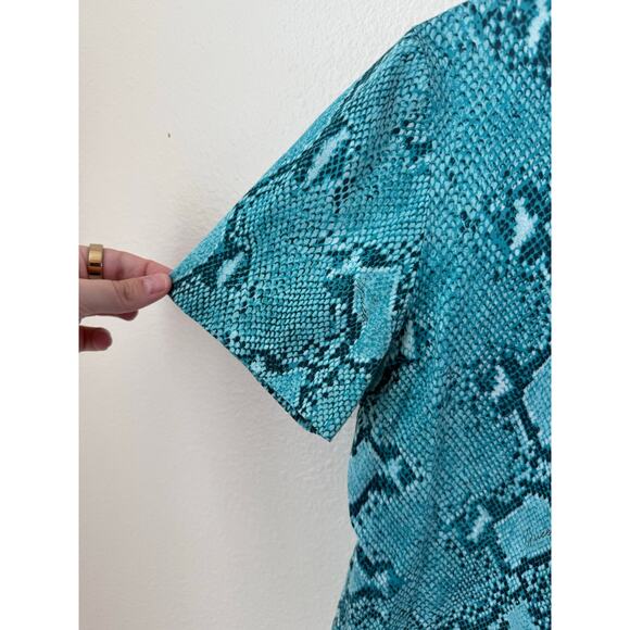 Authentic Vintage Spring 2000 Gucci Snake Print Turquoise Top Size Medium - Picture 7 of 7